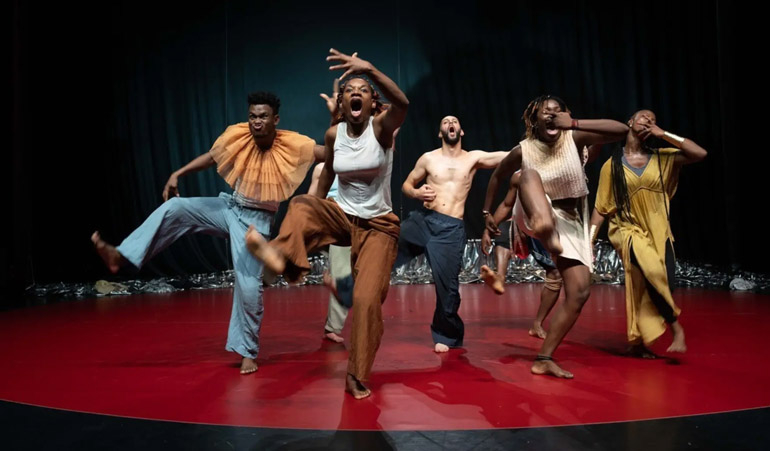 Photo couleur de danseurs