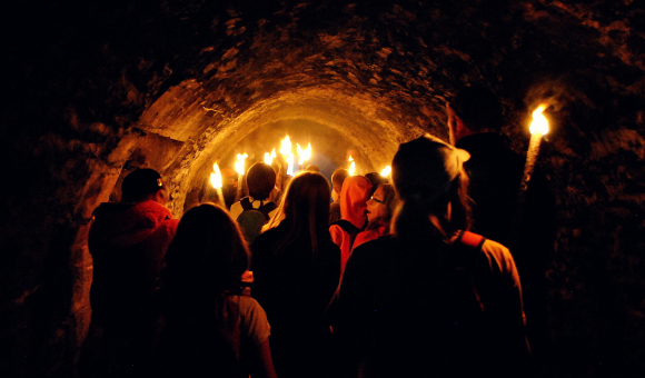 © Gauthier Olivier Photographie Visite nocturne aux flambeaux, Château Bouillon