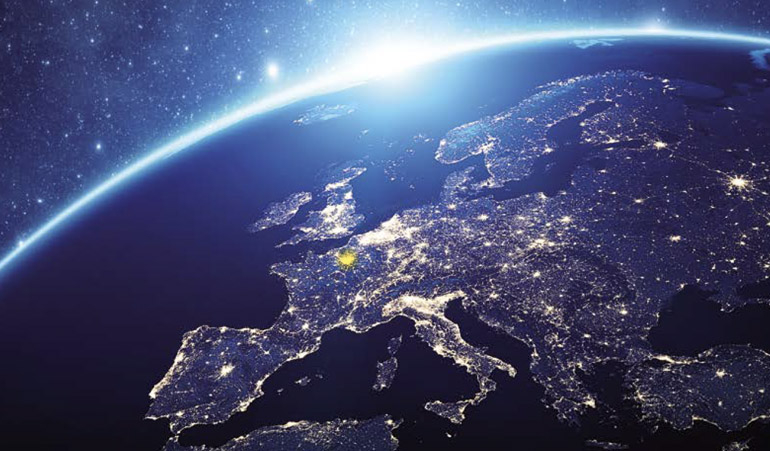 L'Europe de nuit vue de l'espace