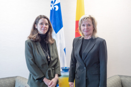 Mme Sharon Weinblum, Déléguée générale Wallonie-Bruxelles à Québec et Mme Martine Biron, ministre des Relations internationales et de la Francophonie et ministre responsable de la Condition féminine / © MRIF Québec